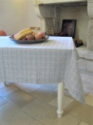 Tovaglia, tessitura artigianale in misto lino/cotone, con disegno a rombi e finitura punto a giorno, colore blu cm 200x160