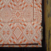 Asciugamani tessitura artigianale in misto lino/cotone, con disegno biscotto salentino, color zenzero