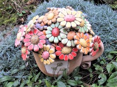 Fiori. Pezzo unico artigianale in ceramica. Misura cm 6 x 30