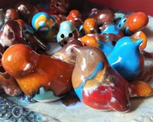 Uccellini, pezzi unici artigianali in ceramica. Misura cm 6 x 10